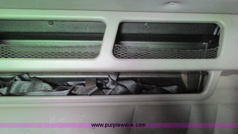 image for item I3038 2003 Peterbilt 379 semi truck