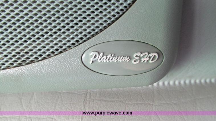 image for item I3038 2003 Peterbilt 379 semi truck