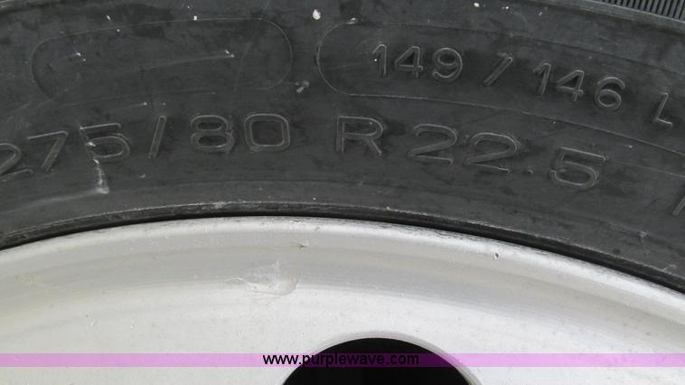 image for item I3039 2007 International 9400i semi truck