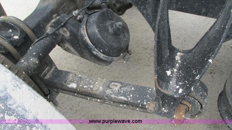 image for item I3039 2007 International 9400i semi truck