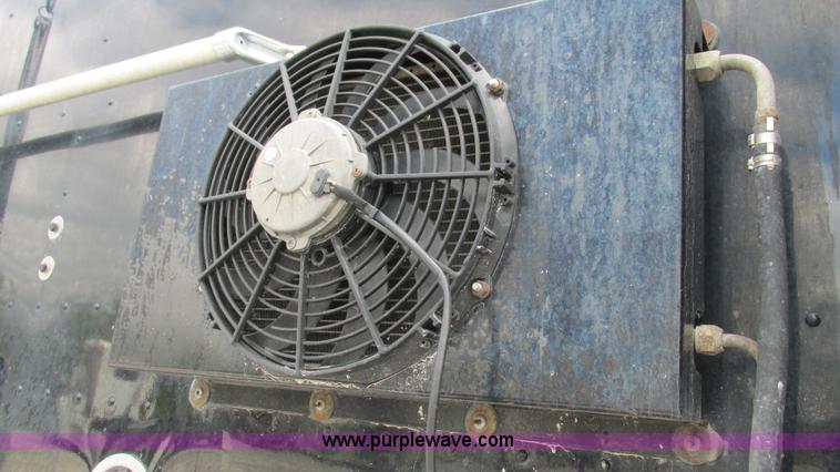 image for item I3039 2007 International 9400i semi truck