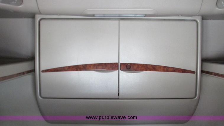 image for item I3039 2007 International 9400i semi truck