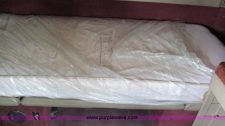 image for item I3039 2007 International 9400i semi truck