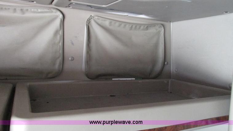 image for item I3039 2007 International 9400i semi truck