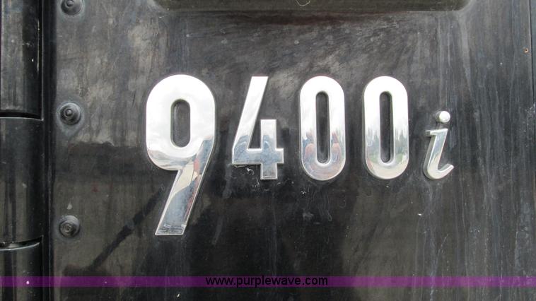 image for item I3039 2007 International 9400i semi truck