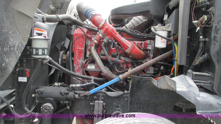 image for item I3039 2007 International 9400i semi truck