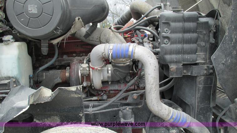 image for item I3039 2007 International 9400i semi truck