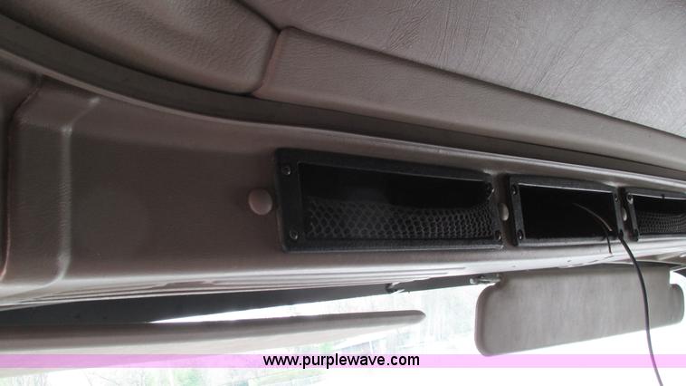 image for item I3039 2007 International 9400i semi truck