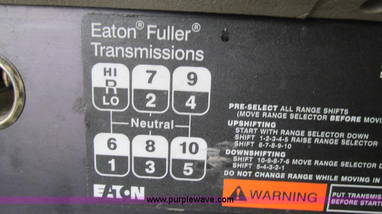 image for item I3039 2007 International 9400i semi truck