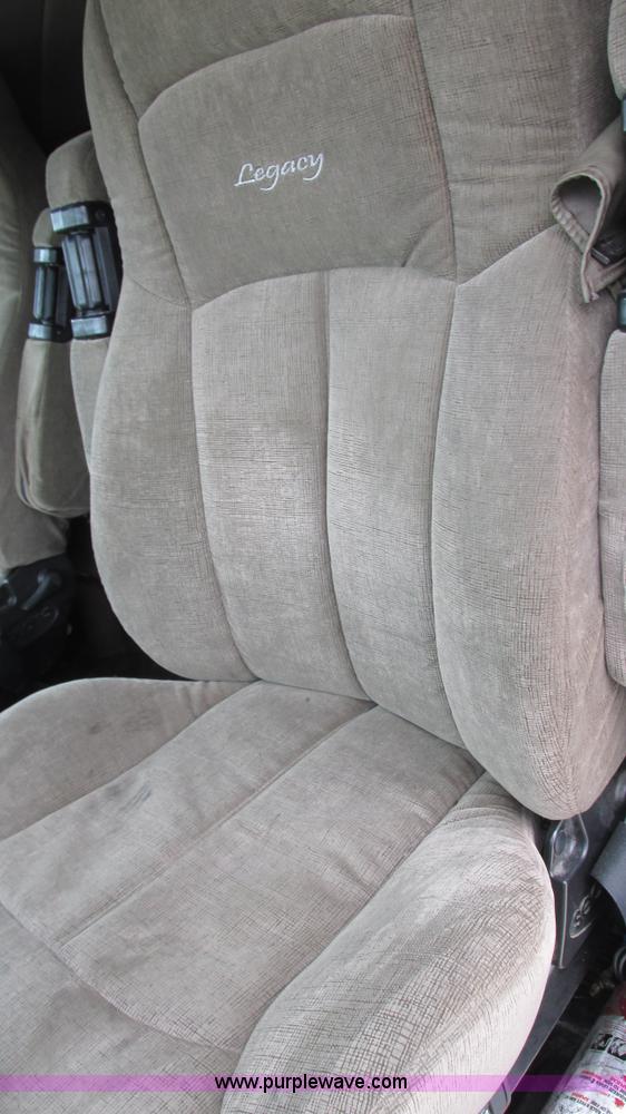 image for item I3039 2007 International 9400i semi truck