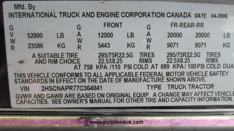image for item I3039 2007 International 9400i semi truck