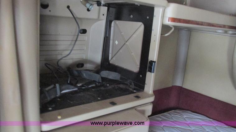 image for item I3040 2007 International 9400i semi truck