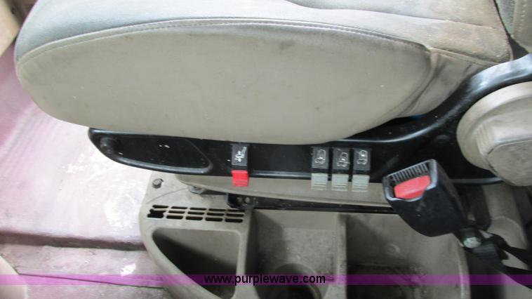 image for item I3040 2007 International 9400i semi truck