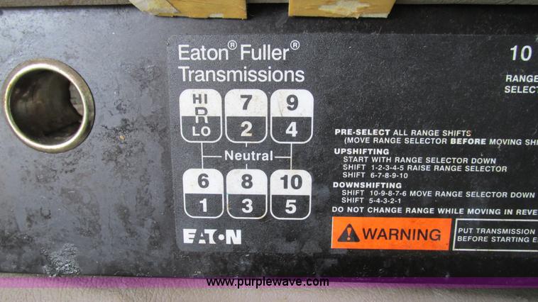 image for item I3040 2007 International 9400i semi truck