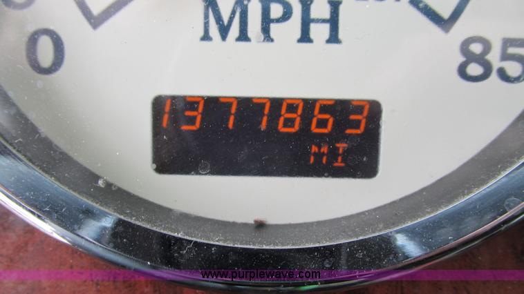 image for item I3040 2007 International 9400i semi truck