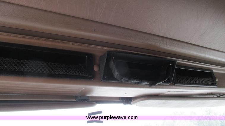 image for item I3040 2007 International 9400i semi truck