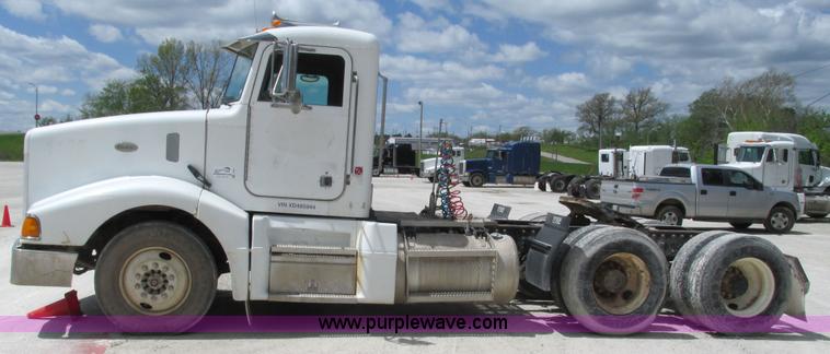 image for item I3041 1999 Peterbilt 377 semi truck
