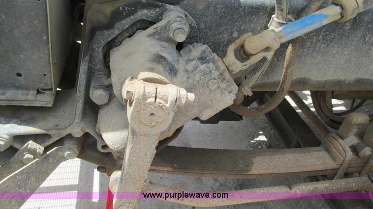 image for item I3041 1999 Peterbilt 377 semi truck