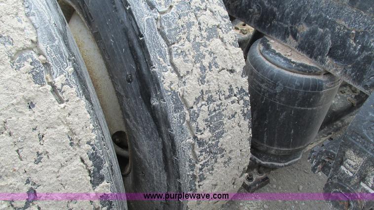 image for item I3042 1999 Peterbilt 377 semi truck