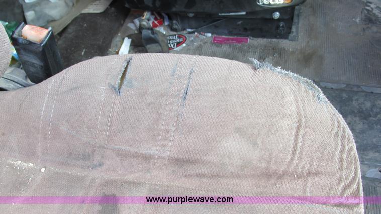 image for item I3042 1999 Peterbilt 377 semi truck