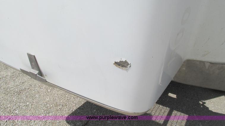 image for item I3042 1999 Peterbilt 377 semi truck