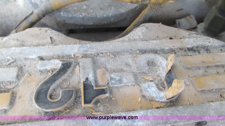 image for item I3043 1999 Peterbilt 377 semi truck