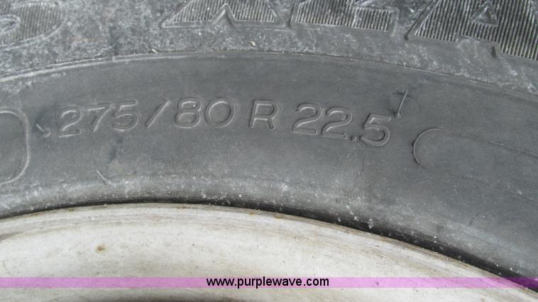 image for item I3044 2000 Peterbilt 377 semi truck