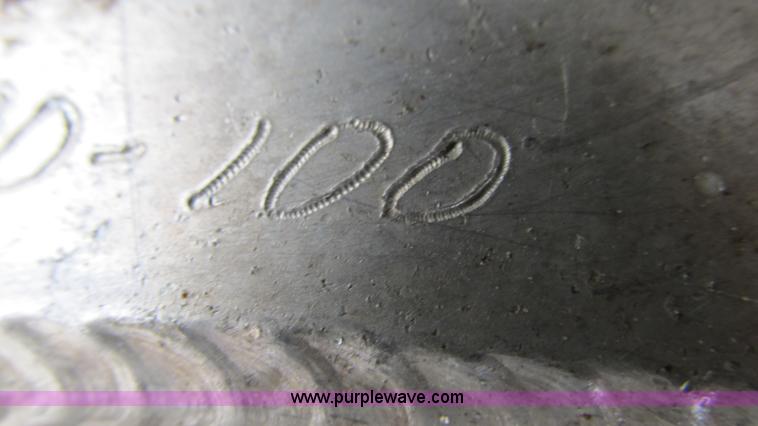 image for item I3044 2000 Peterbilt 377 semi truck