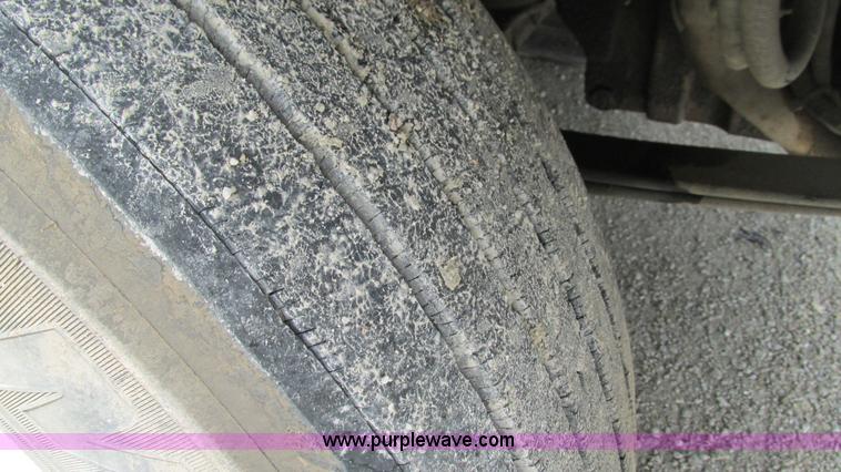 image for item I3044 2000 Peterbilt 377 semi truck