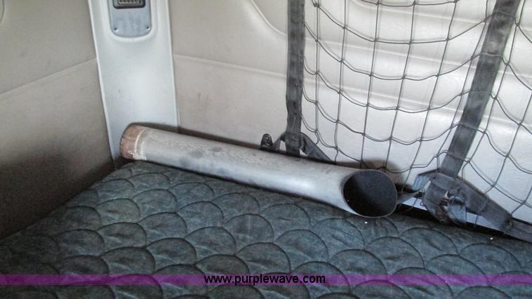 image for item I3045 2005 Freightliner Columbia semi truck