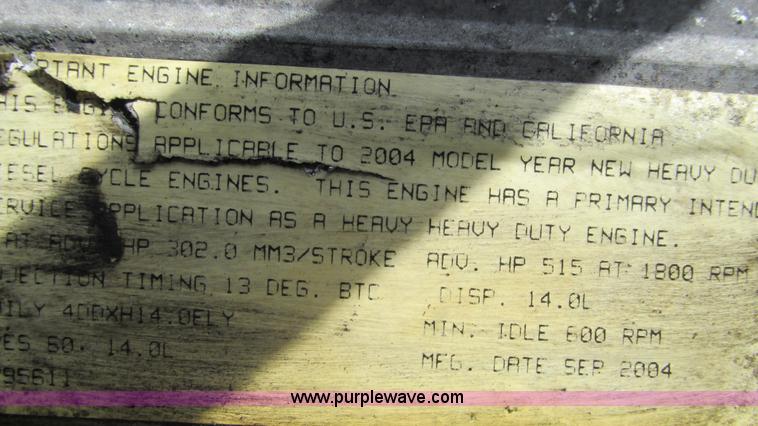 image for item I3045 2005 Freightliner Columbia semi truck