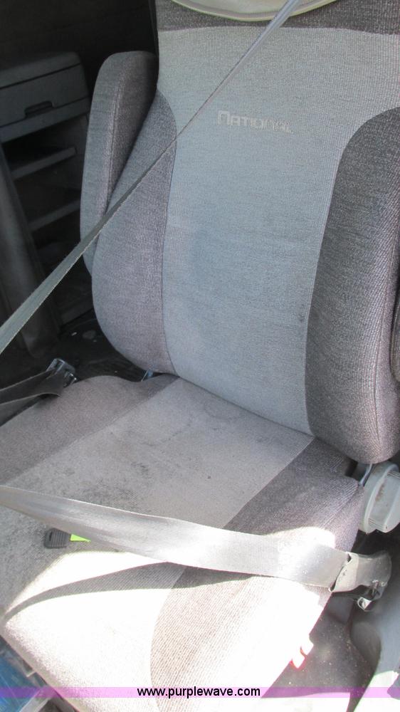 image for item I3045 2005 Freightliner Columbia semi truck