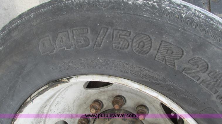 image for item I3046 1999 Peterbilt 377 semi truck