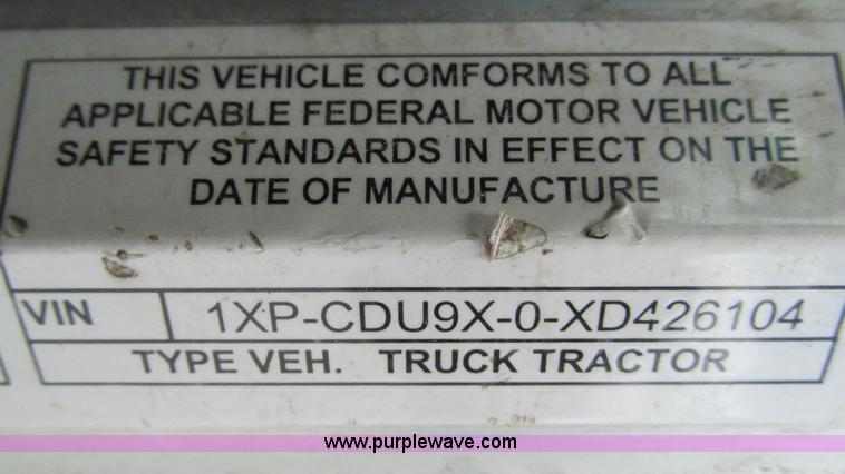 image for item I3046 1999 Peterbilt 377 semi truck