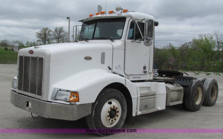 image for item I3048 1999 Peterbilt 377 semi truck