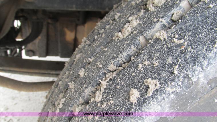 image for item I3048 1999 Peterbilt 377 semi truck