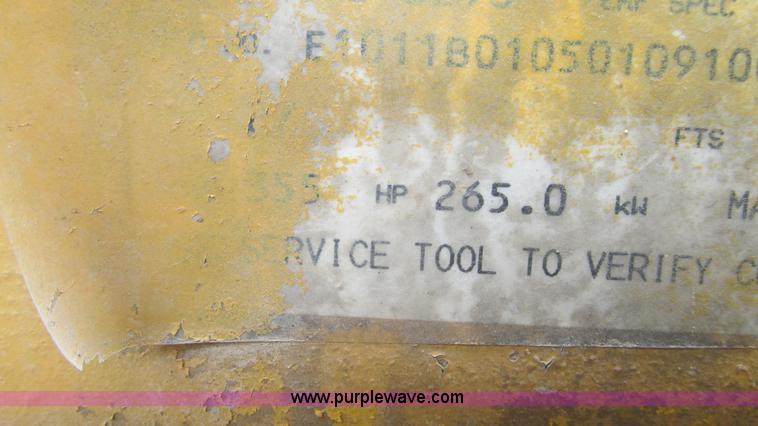 image for item I3048 1999 Peterbilt 377 semi truck