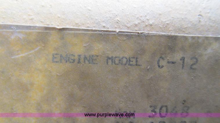 image for item I3048 1999 Peterbilt 377 semi truck