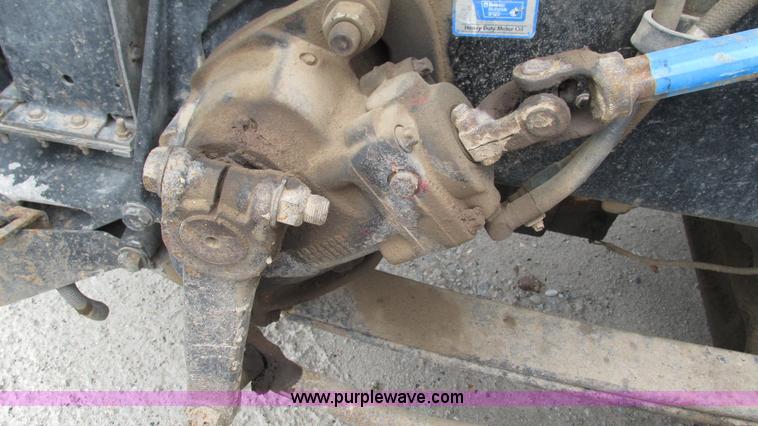 image for item I3048 1999 Peterbilt 377 semi truck