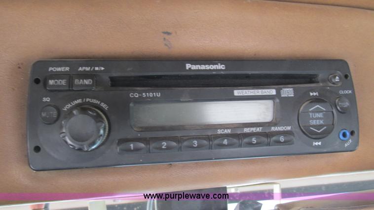 image for item I3048 1999 Peterbilt 377 semi truck