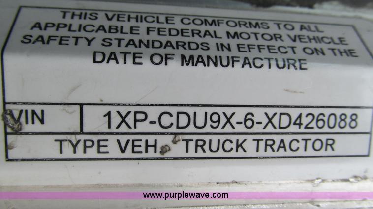 image for item I3048 1999 Peterbilt 377 semi truck