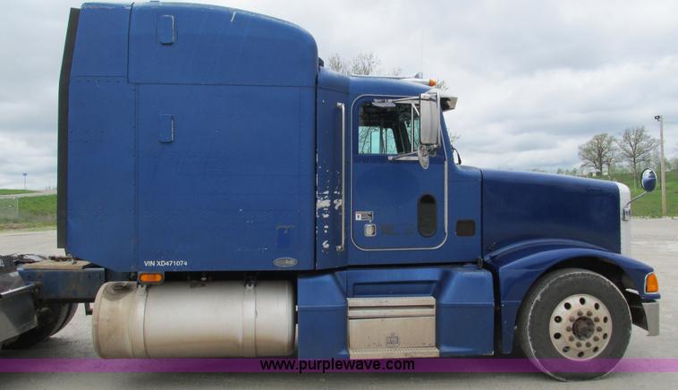 image for item I3050 1999 Peterbilt 377 semi truck