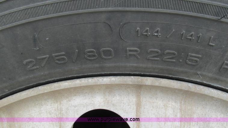 image for item I3050 1999 Peterbilt 377 semi truck