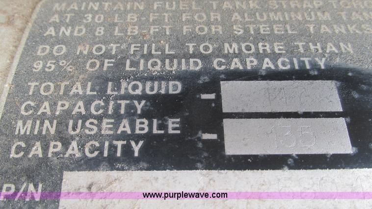 image for item I3050 1999 Peterbilt 377 semi truck