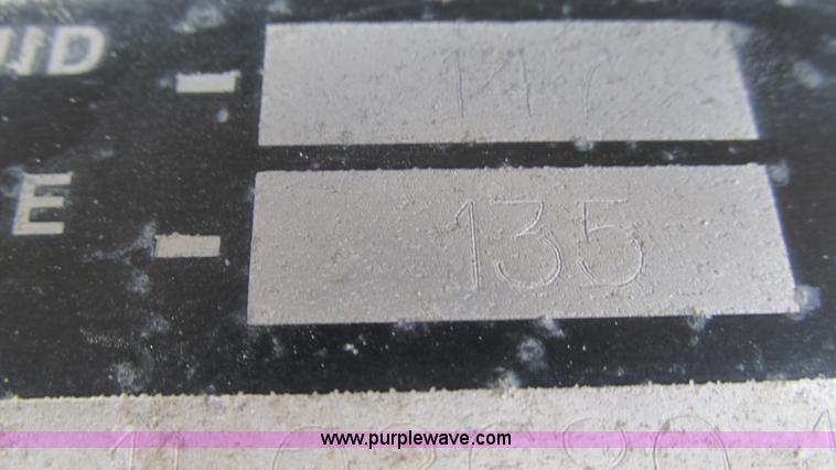 image for item I3050 1999 Peterbilt 377 semi truck