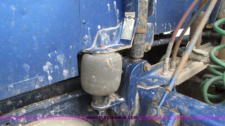 image for item I3050 1999 Peterbilt 377 semi truck