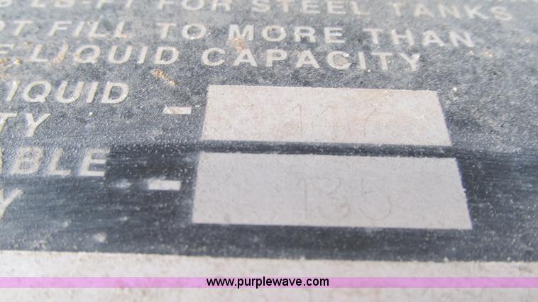 image for item I3050 1999 Peterbilt 377 semi truck