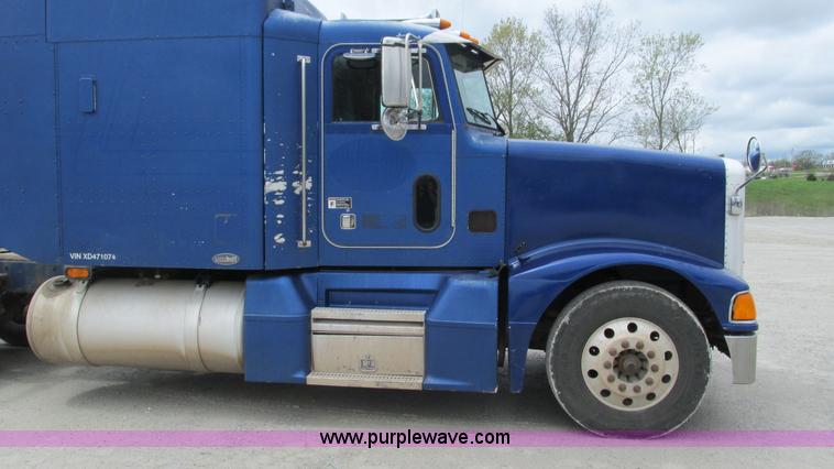 image for item I3050 1999 Peterbilt 377 semi truck