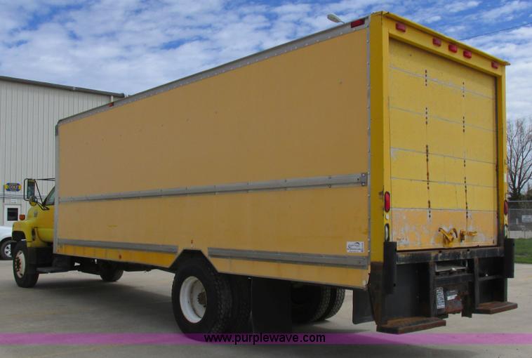 image for item K2106 1996 GMC TopKick box truck