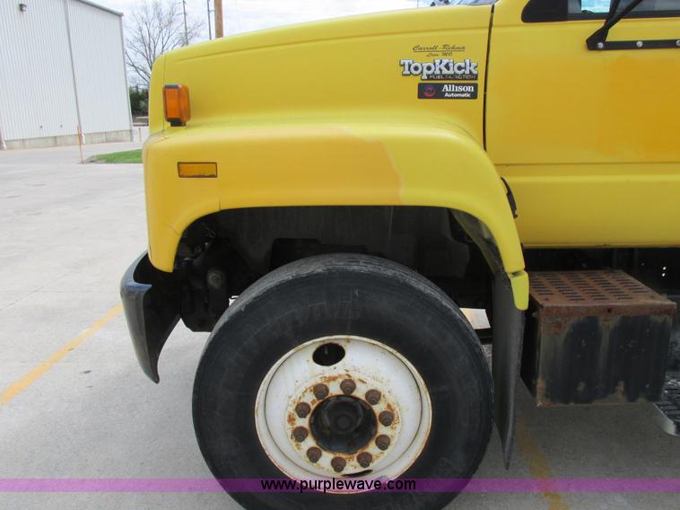 image for item K2106 1996 GMC TopKick box truck